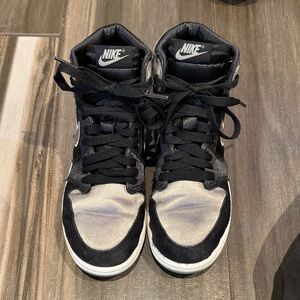 Nike Kids Shoes Black and Silver